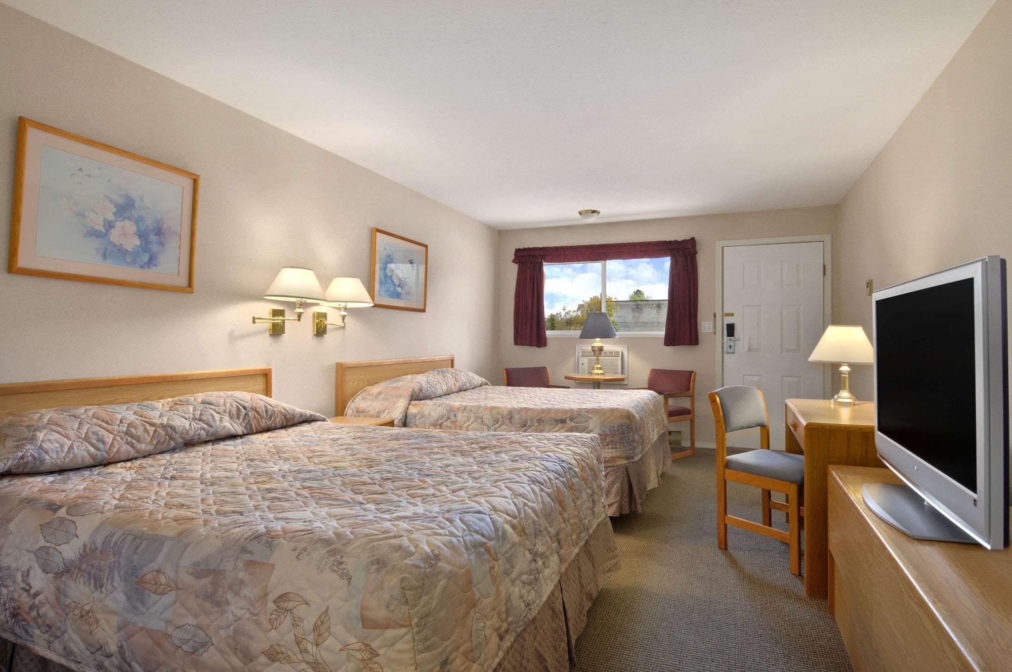Hotel Travelodge By Wyndham Bc Salmon Arm